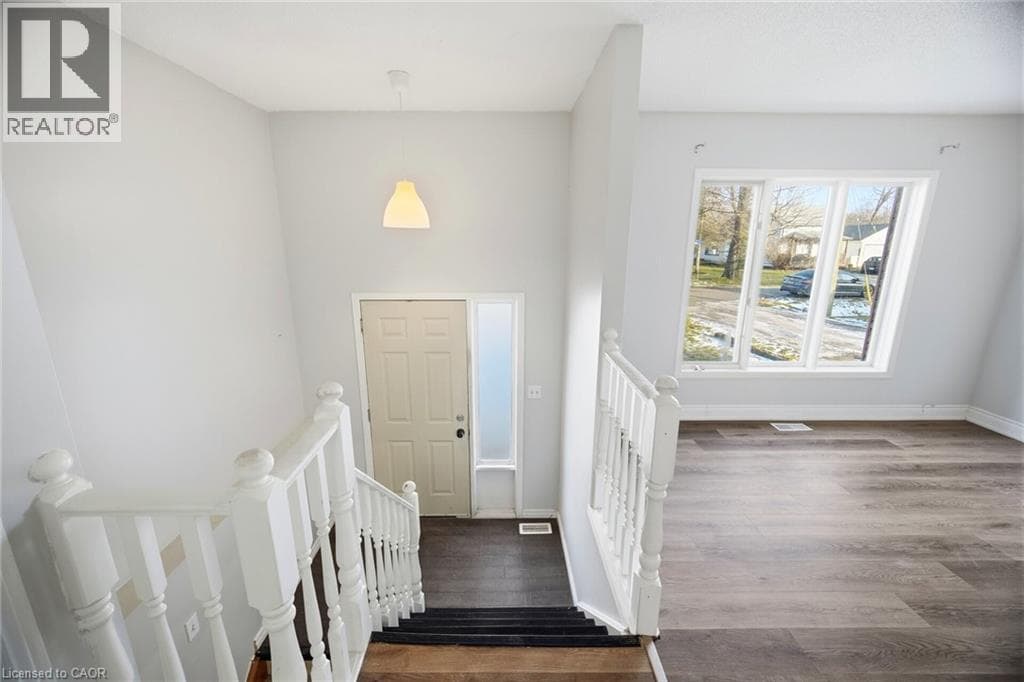 Single Family at 15 MARGARET Street, Thorold, Ontario - Photo 7 - RE/MAX Garden City Realty