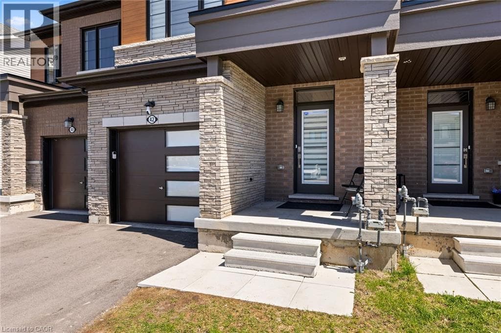Single Family at 42 CONCORD Drive, Thorold, Ontario - Photo 4 - RE/MAX Garden City Realty