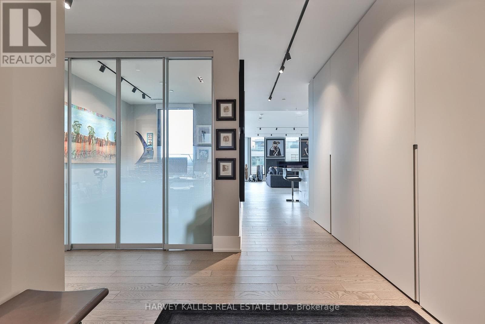 Single Family at 1012- 118 Merchants' Wharf, Toronto (Waterfront Communities), Ontario - Photo 4 - RE/MAX Garden City Realty