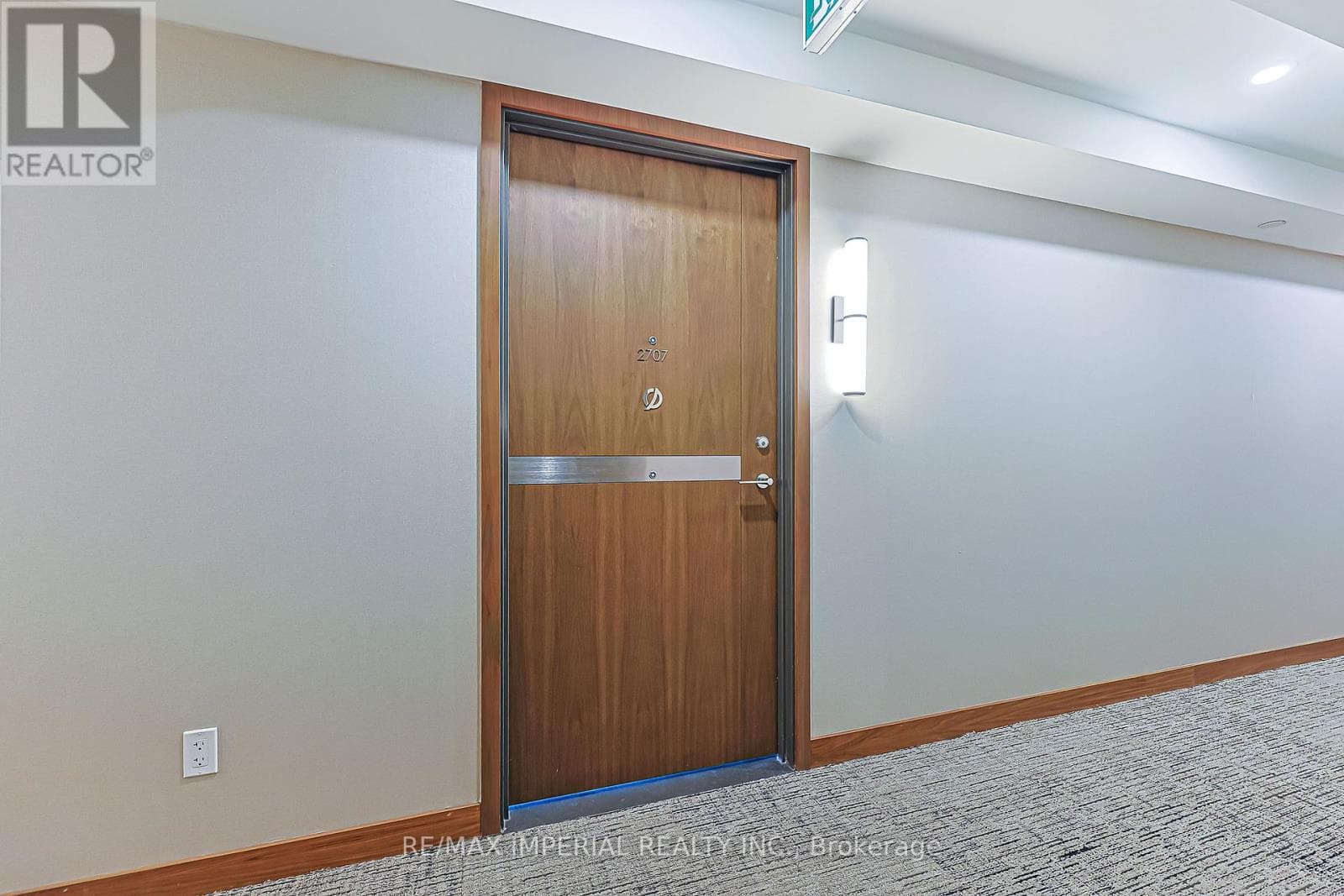 Single Family at 2707- 17 Bathurst Street, Toronto (Waterfront Communities), Ontario - Photo 5 - RE/MAX Garden City Realty