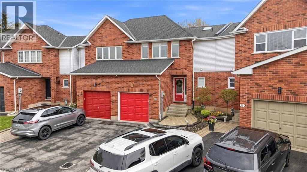 Single Family at 11 TOMAHAWK Drive, Grimsby, Ontario - Photo 2 - RE/MAX Garden City Realty