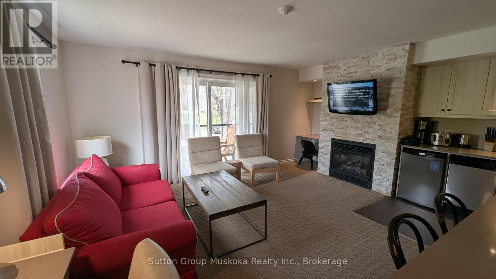 52-207- 1235 Deerhurst Drive