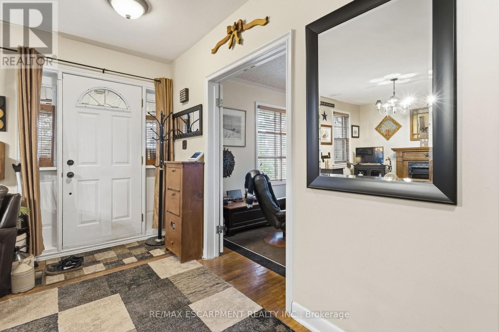 Single Family at 1051 Melvin Avenue, Oakville (MO Morrison), Ontario - Photo 10 - RE/MAX Garden City Realty