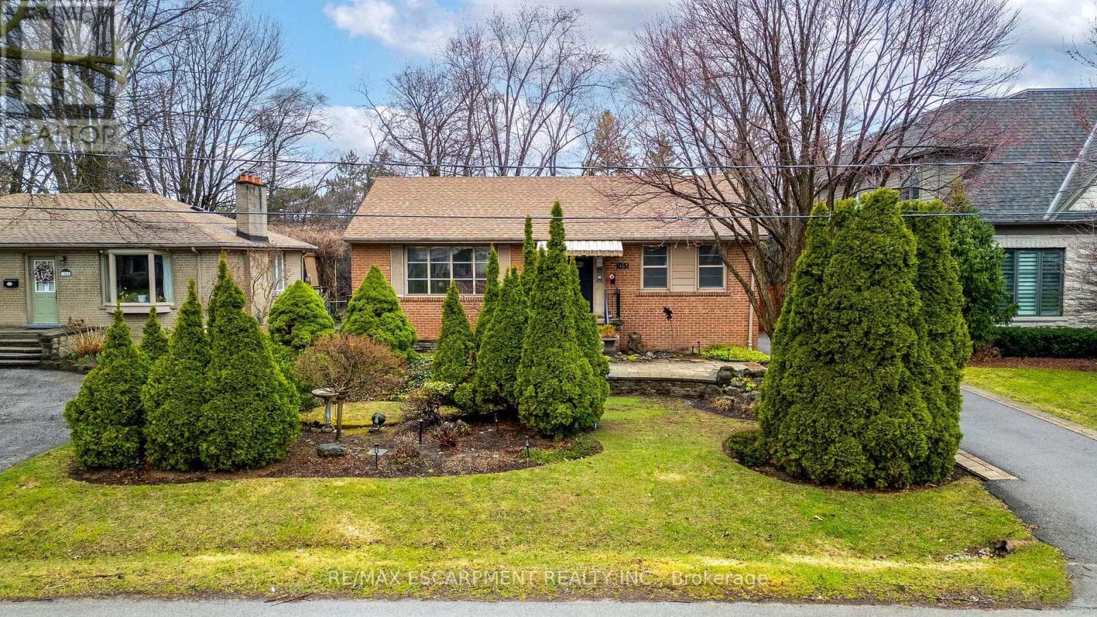 Single Family at 1051 Melvin Avenue, Oakville (MO Morrison), Ontario - Photo 4 - RE/MAX Garden City Realty