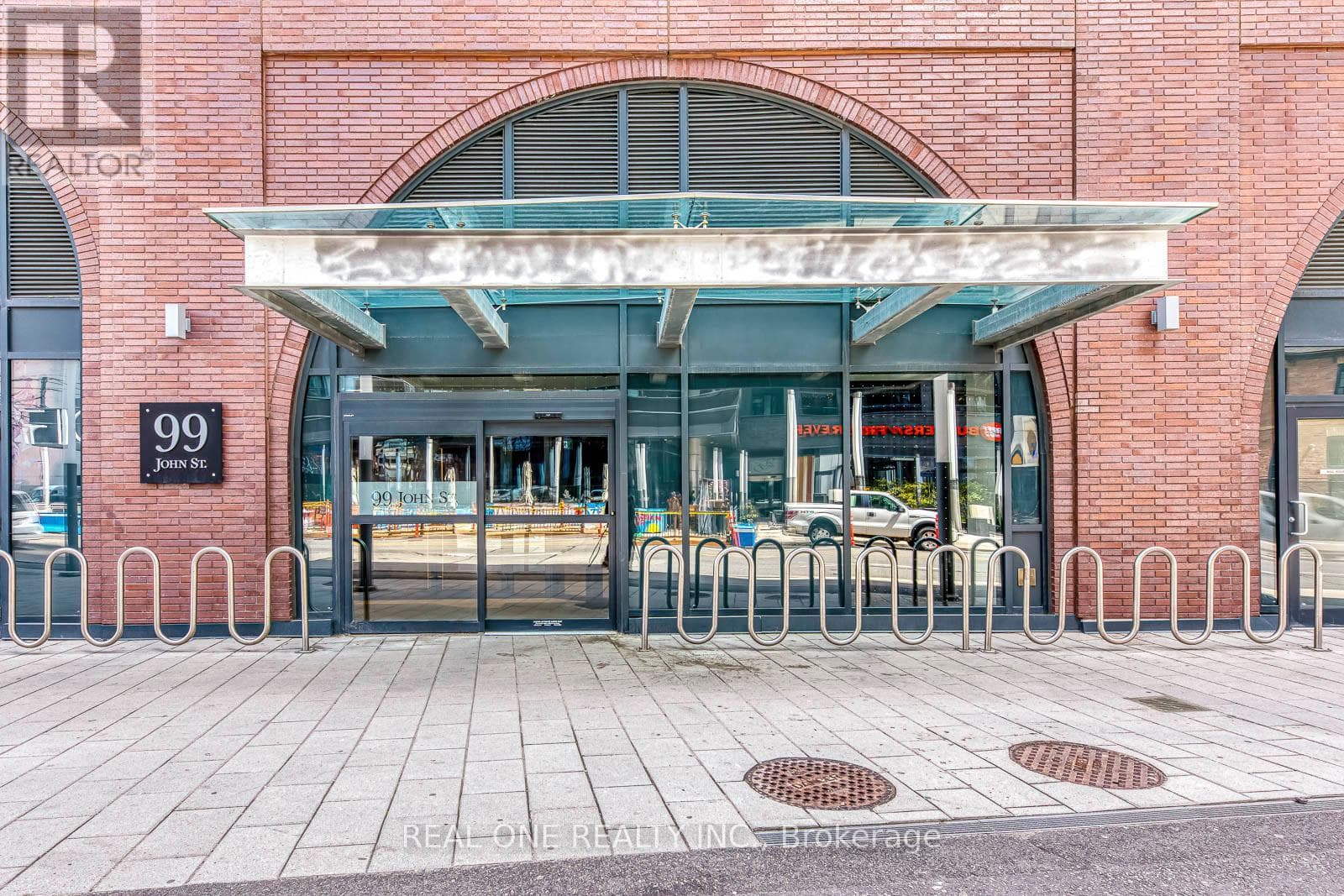 Single Family at 1001- 99 JOHN Street, Toronto (Waterfront Communities), Ontario - Photo 2 - RE/MAX Garden City Realty