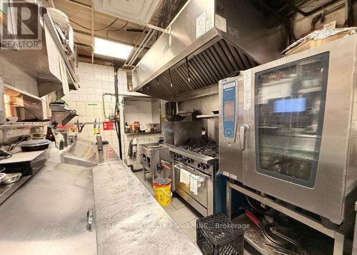 Business at 501 College Street, Toronto (Trinity-Bellwoods), Ontario - Photo 9 - RE/MAX Garden City Realty