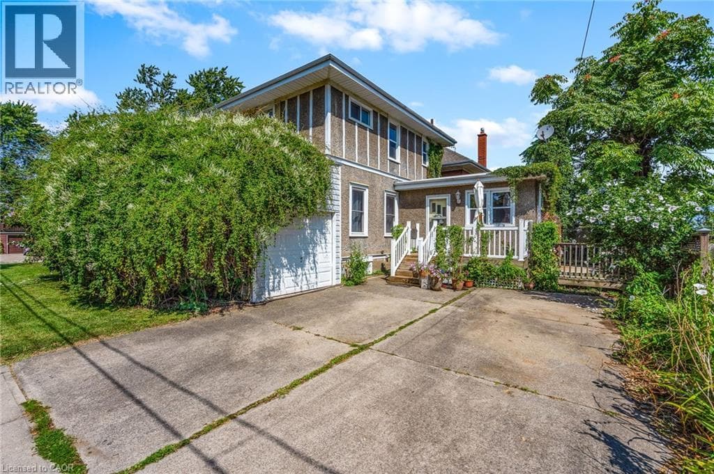 Single Family at 2 CARLETON Street, Thorold, Ontario - Photo 7 - RE/MAX Garden City Realty
