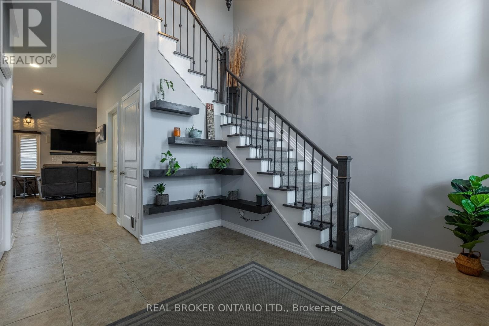 Single Family at 50 Gaiser Road, Welland (Coyle Creek), Ontario - Photo 7 - RE/MAX Garden City Realty
