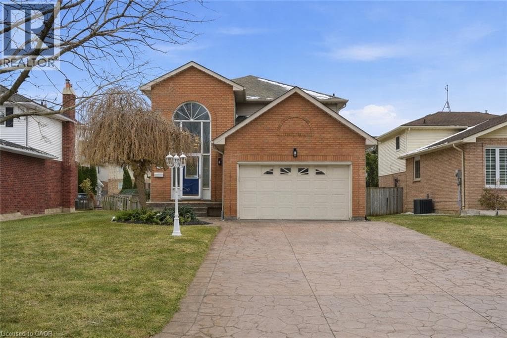 12 SUMNER Crescent