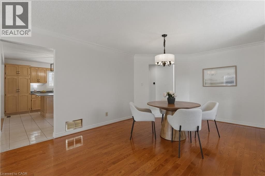 Single Family at 12 SUMNER Crescent, Grimsby, Ontario - Photo 9 - RE/MAX Garden City Realty