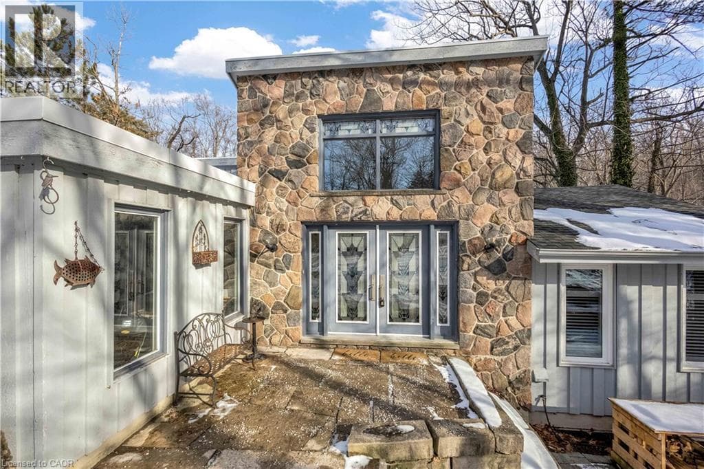 Single Family at 59 PARK Road, Grimsby, Ontario - Photo 5 - RE/MAX Garden City Realty
