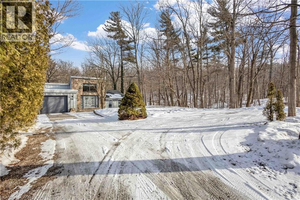 Single Family at 59 PARK Road, Grimsby, Ontario - Photo 3 - RE/MAX Garden City Realty