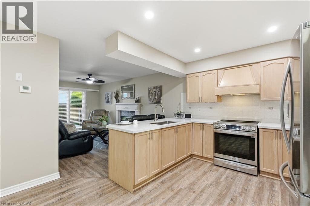 Single Family at 13 COLONIAL Crescent, Grimsby, Ontario - Photo 7 - RE/MAX Garden City Realty
