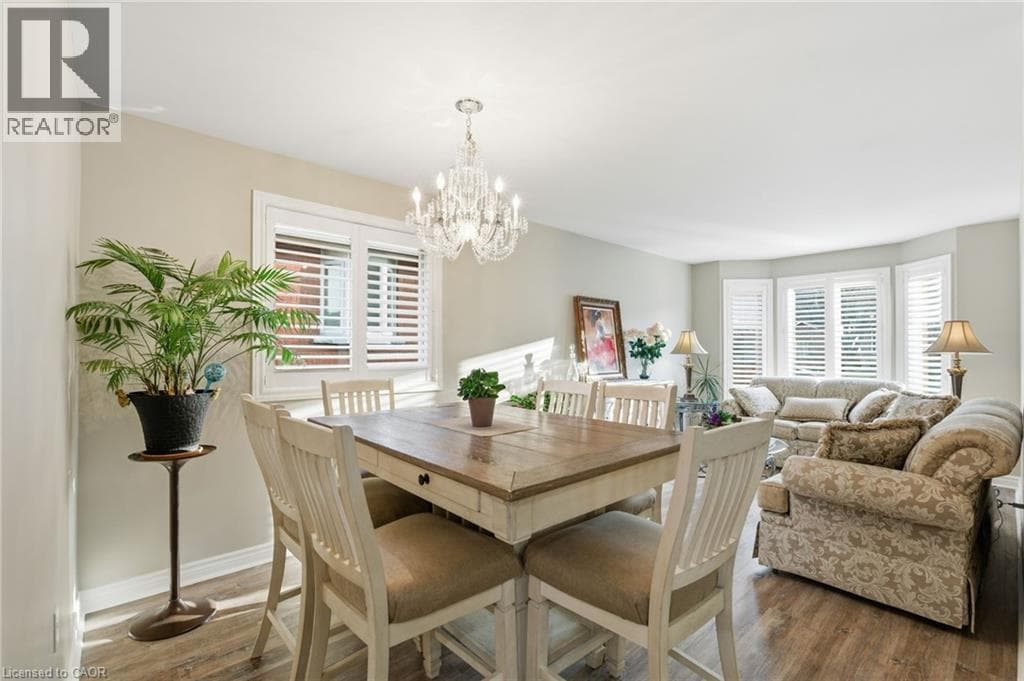 Single Family at 13 COLONIAL Crescent, Grimsby, Ontario - Photo 4 - RE/MAX Garden City Realty