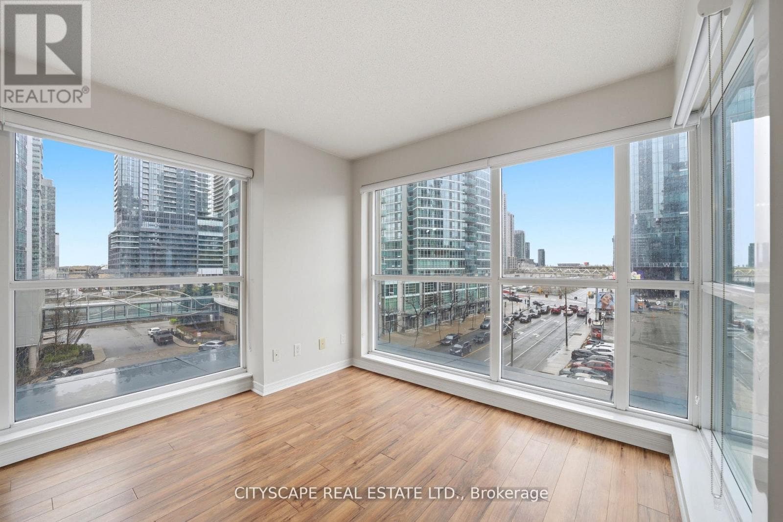 Single Family at 308- 352 Front Street, Toronto (Waterfront Communities), Ontario - Photo 7 - RE/MAX Garden City Realty