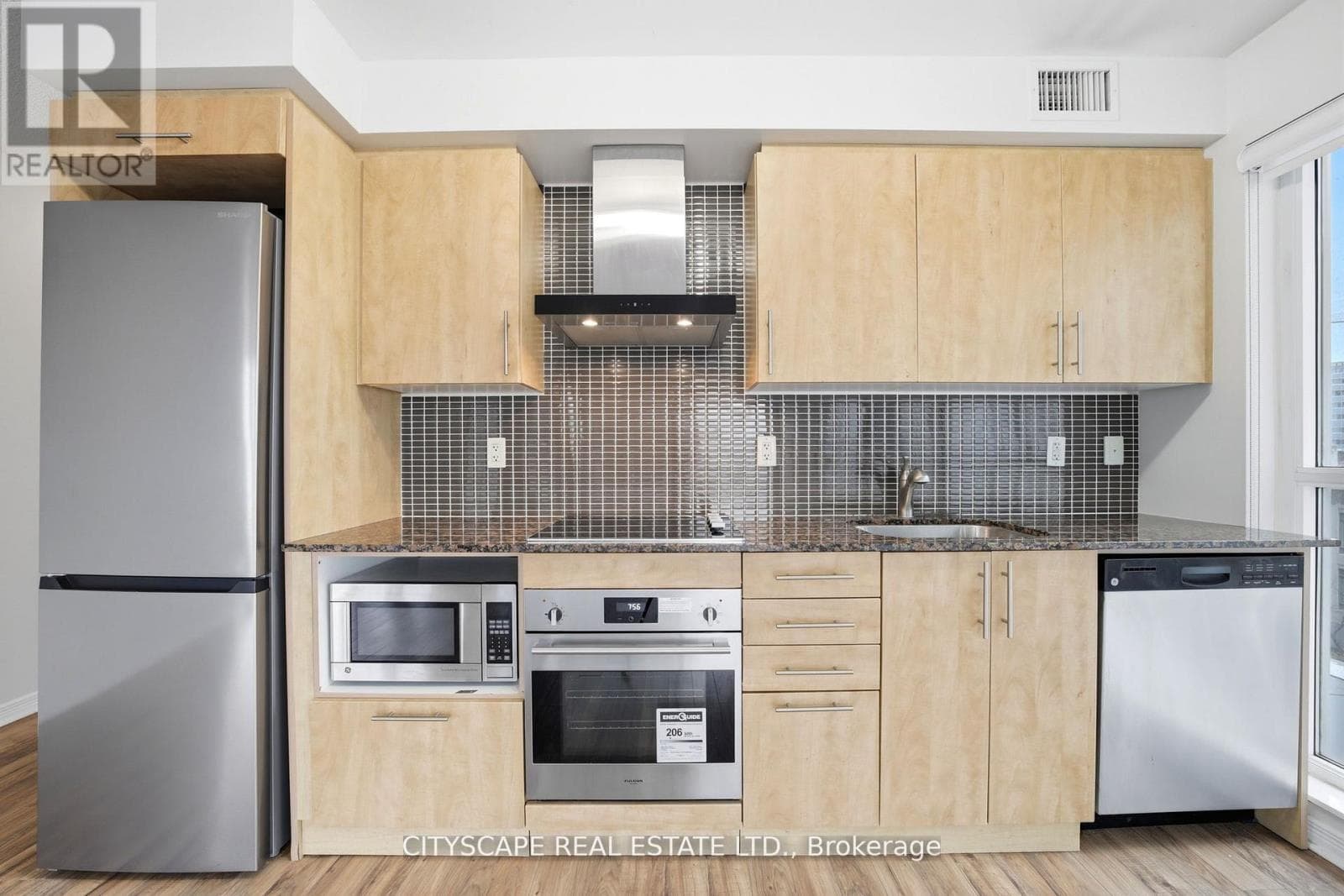 Single Family at 308- 352 Front Street, Toronto (Waterfront Communities), Ontario - Photo 9 - RE/MAX Garden City Realty