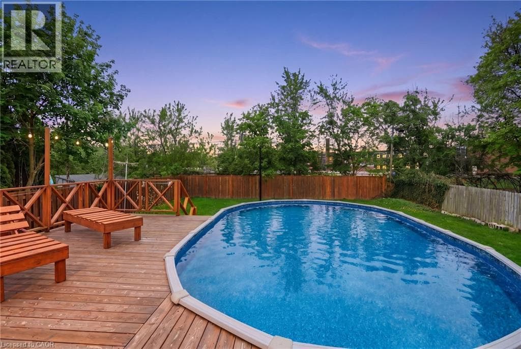 Single Family at 14 EDINBURGH Drive, St. Catharines, Ontario - Photo 2 - RE/MAX Garden City Realty