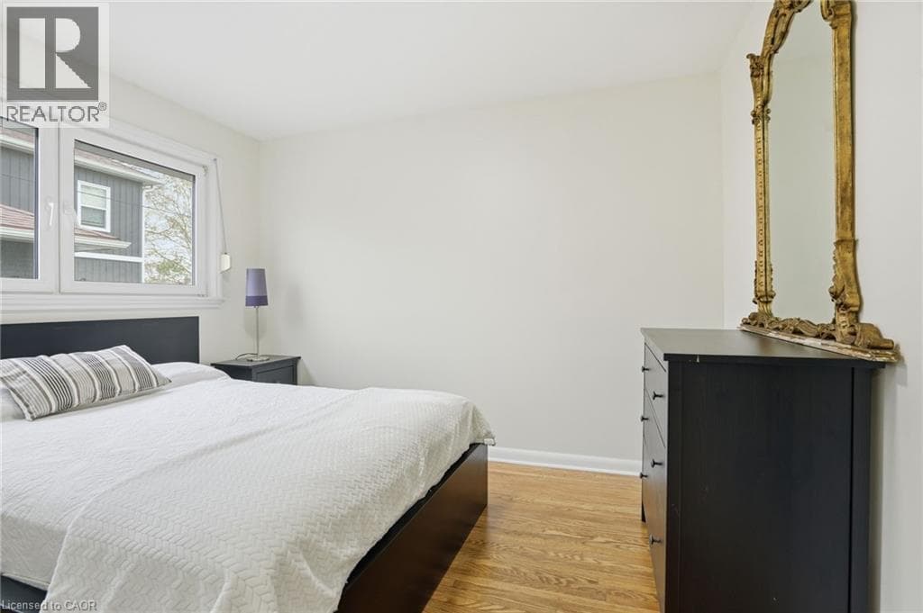 Single Family at 14 EDINBURGH Drive, St. Catharines, Ontario - Photo 6 - RE/MAX Garden City Realty