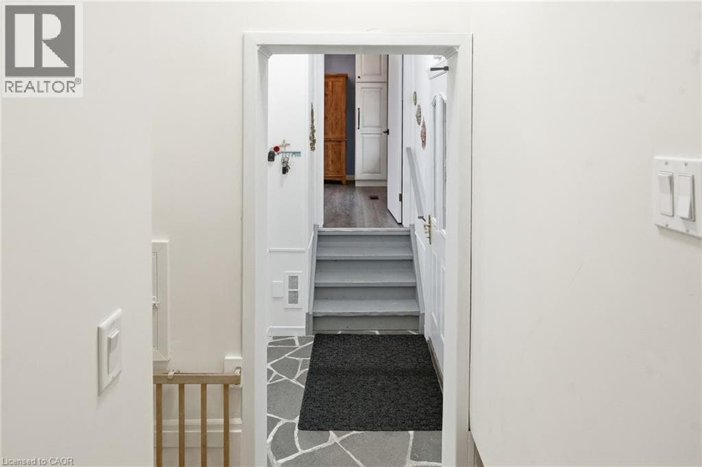 Single Family at 14 EDINBURGH Drive, St. Catharines, Ontario - Photo 10 - RE/MAX Garden City Realty