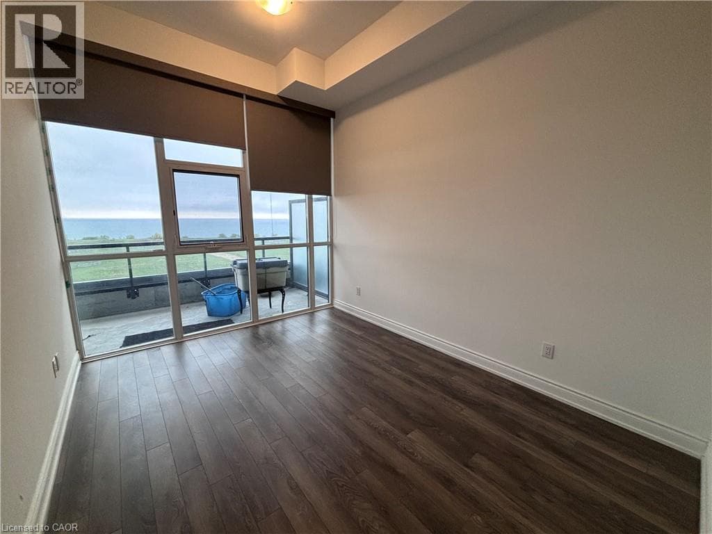 Single Family at 905- 550 NORTH SERVICE Road, Grimsby, Ontario - Photo 10 - RE/MAX Garden City Realty