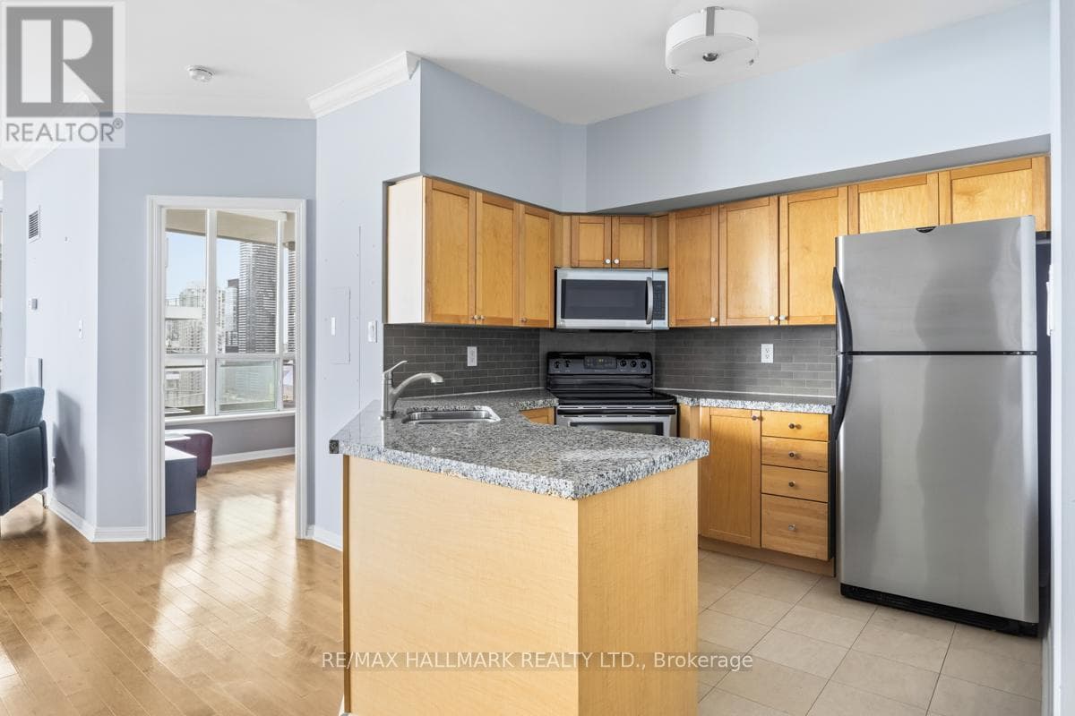 Single Family at 2707- 228 Queens Quay, Toronto (Waterfront Communities), Ontario - Photo 6 - RE/MAX Garden City Realty