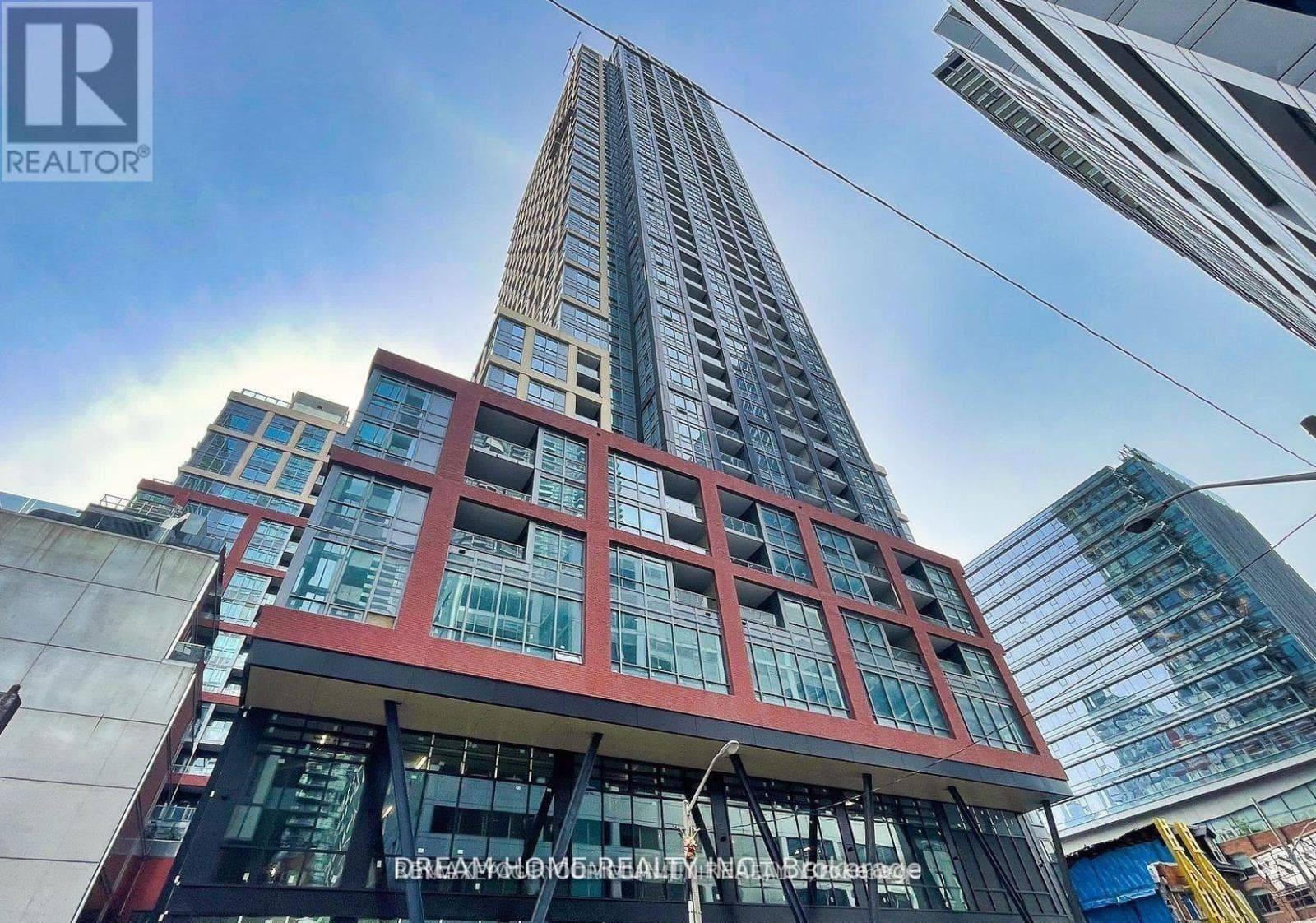 1911- 108 Peter Street
