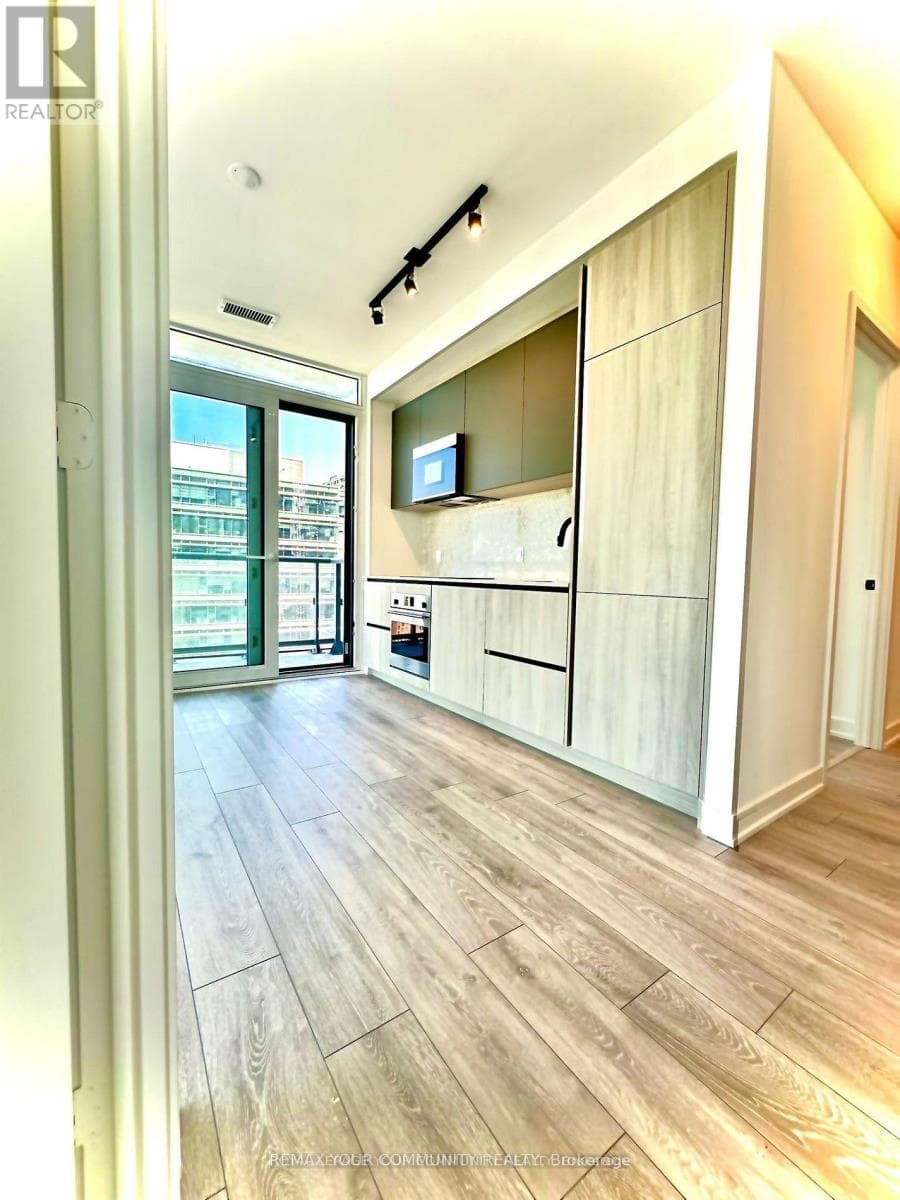 Single Family at 1911- 108 Peter Street, Toronto (Waterfront Communities), Ontario - Photo 6 - RE/MAX Garden City Realty