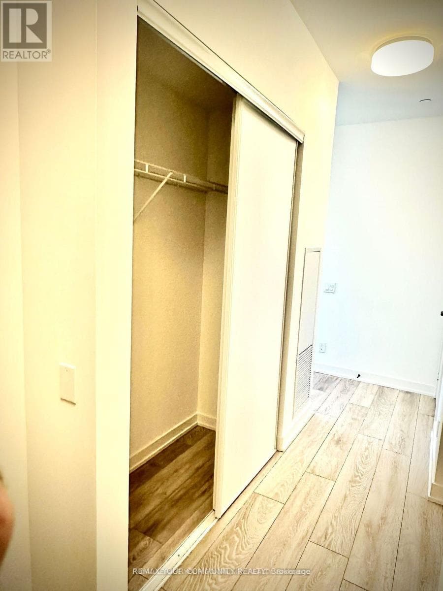 Single Family at 1911- 108 Peter Street, Toronto (Waterfront Communities), Ontario - Photo 9 - RE/MAX Garden City Realty