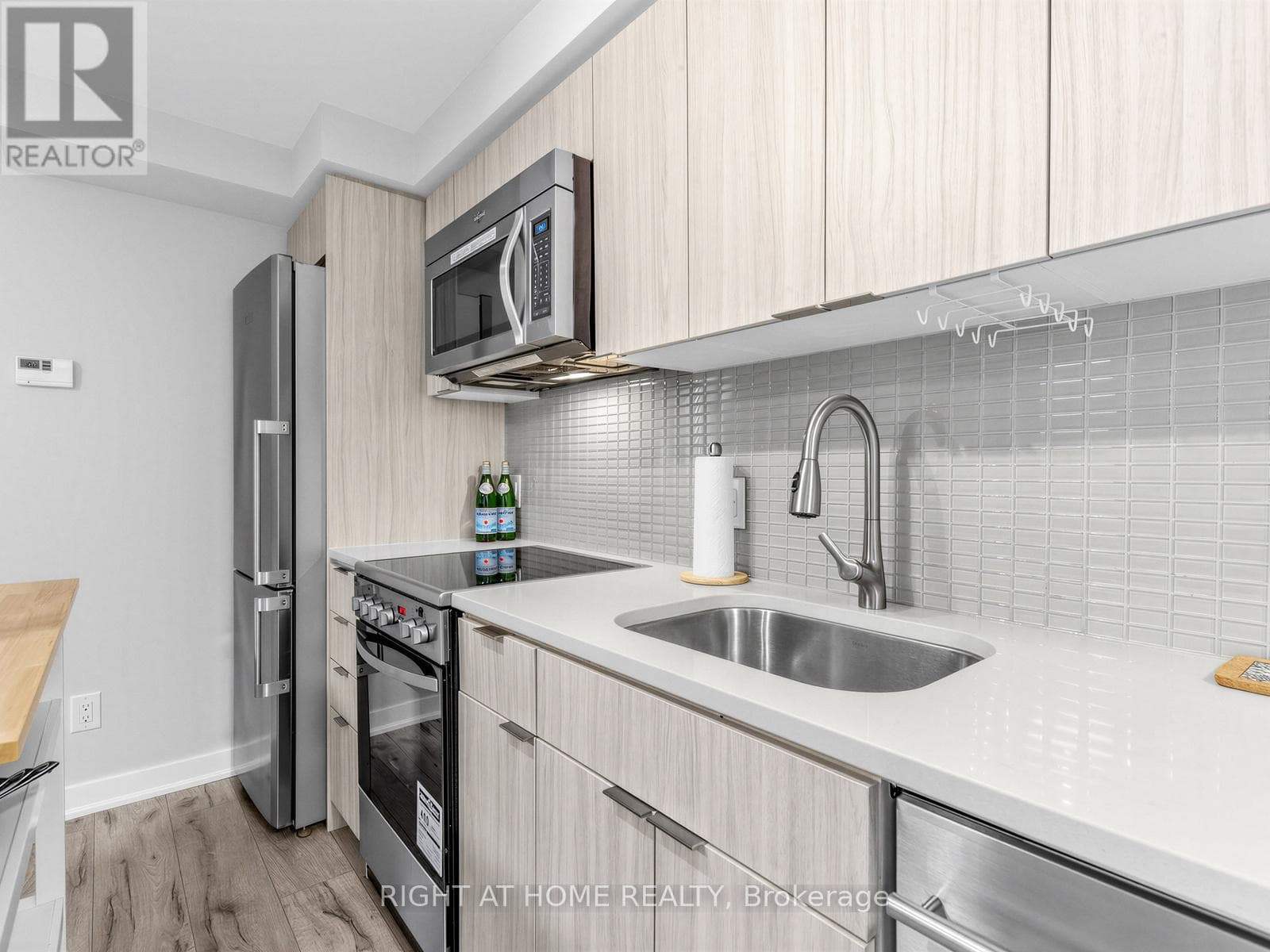 Single Family at 1210- 295 Adelaide Street, Toronto (Waterfront Communities), Ontario - Photo 4 - RE/MAX Garden City Realty