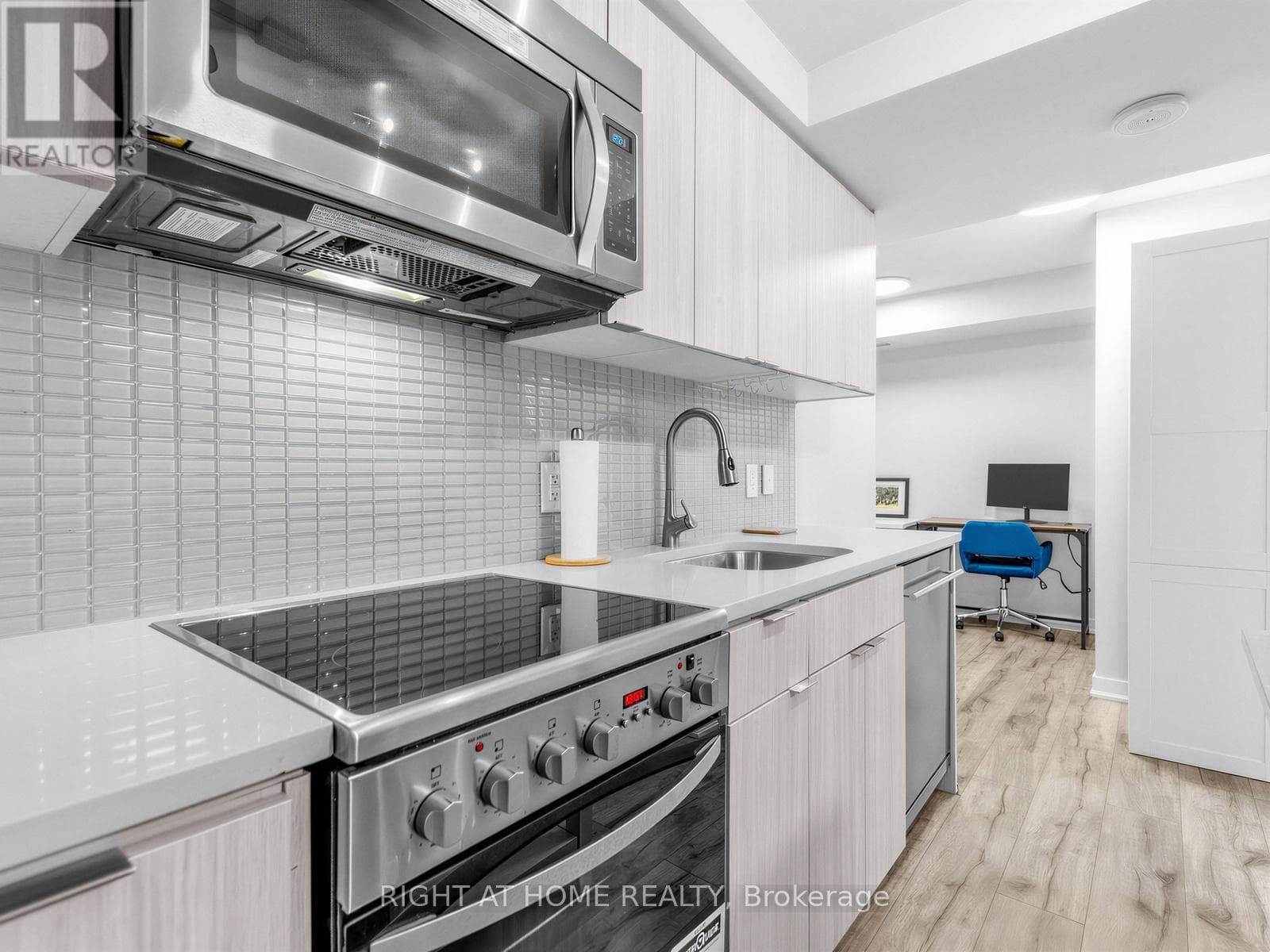 Single Family at 1210- 295 Adelaide Street, Toronto (Waterfront Communities), Ontario - Photo 5 - RE/MAX Garden City Realty