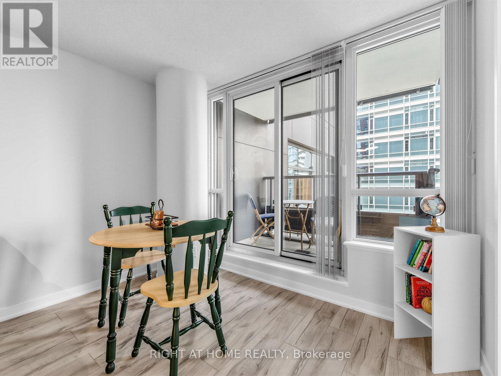 Single Family at 1210- 295 Adelaide Street, Toronto (Waterfront Communities), Ontario - Photo 7 - RE/MAX Garden City Realty