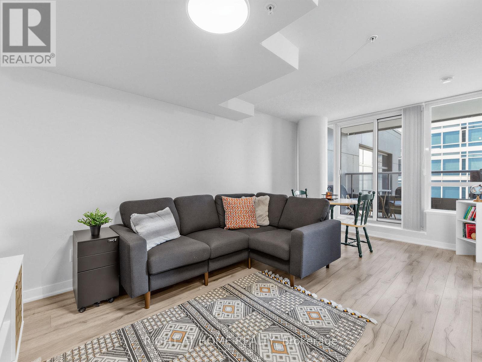 Single Family at 1210- 295 Adelaide Street, Toronto (Waterfront Communities), Ontario - Photo 9 - RE/MAX Garden City Realty
