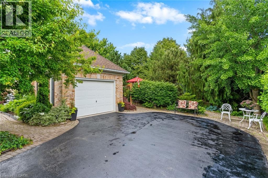 Single Family at 12 PINOT Trail, Niagara-on-the-Lake, Ontario - Photo 5 - RE/MAX Garden City Realty