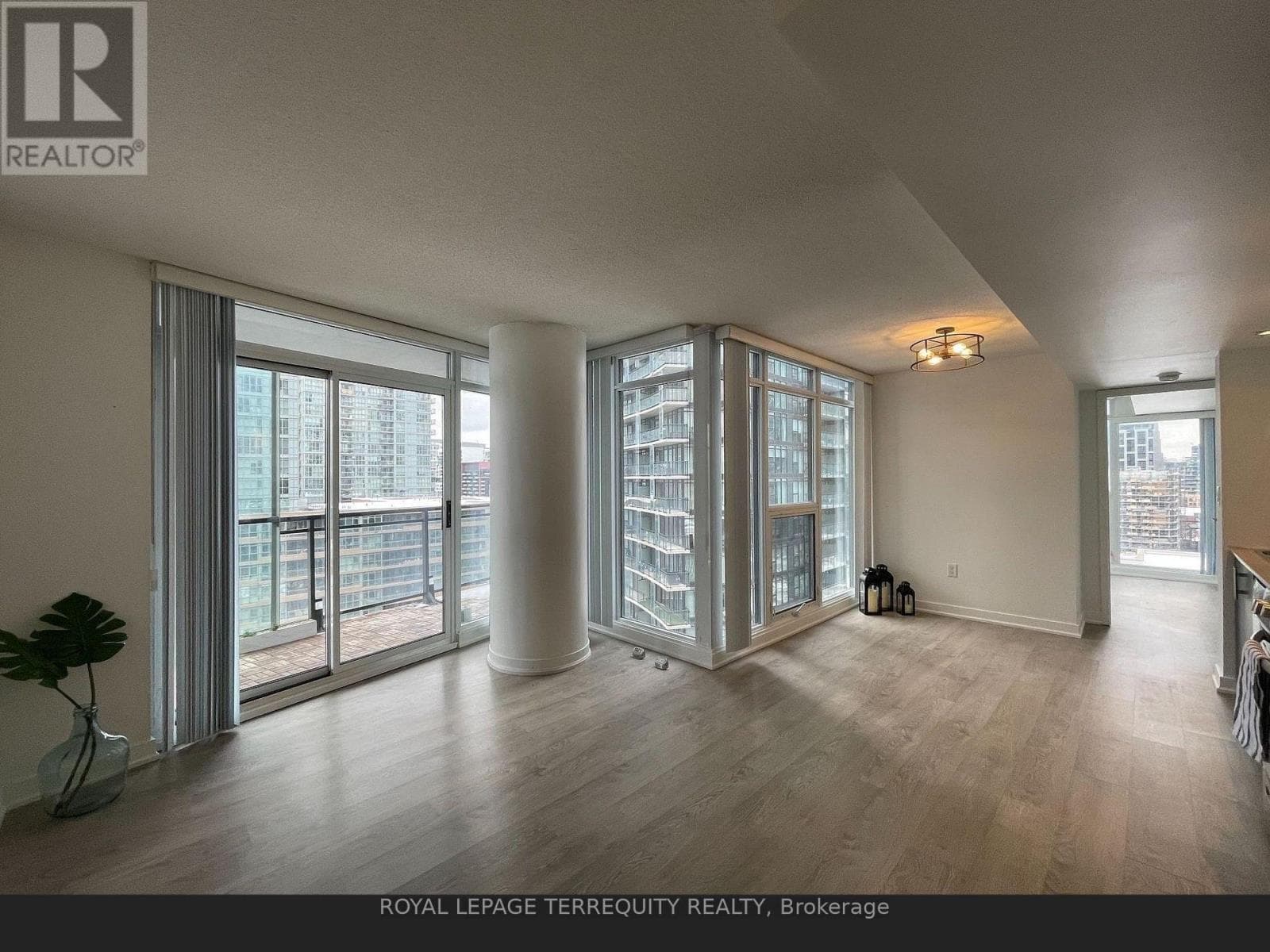 Single Family at 1009- 8 Telegram Mews, Toronto (Waterfront Communities), Ontario - Photo 3 - RE/MAX Garden City Realty