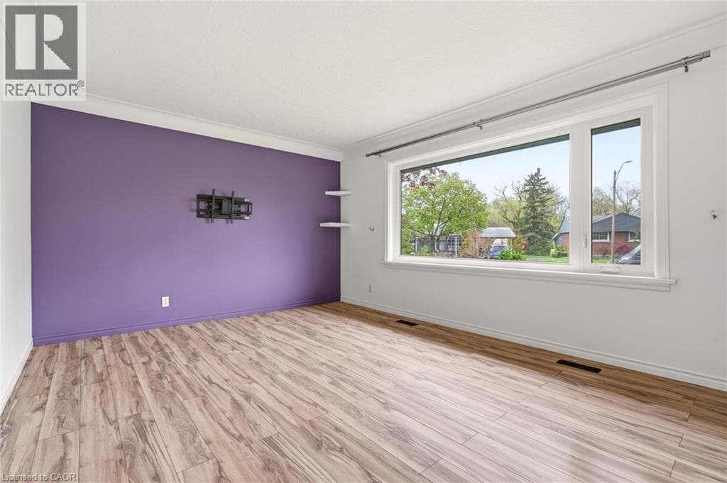 Single Family at 25 BRIARSDALE Drive, St. Catharines, Ontario - Photo 5 - RE/MAX Garden City Realty