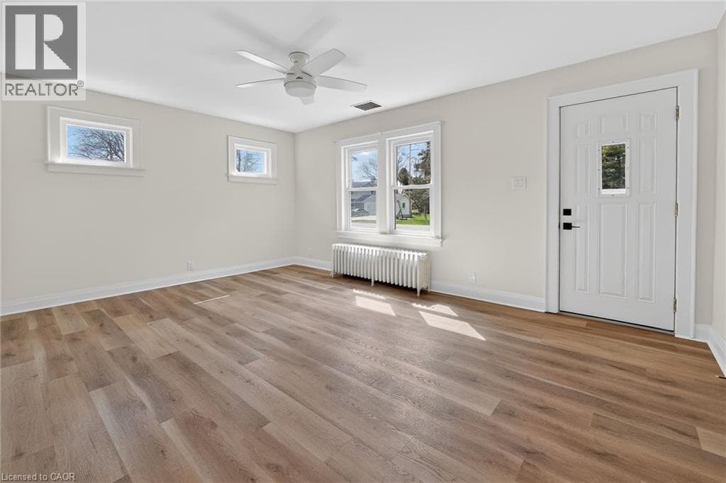 Single Family at 29 ROSEMOUNT Avenue, Port Colborne, Ontario - Photo 5 - RE/MAX Garden City Realty