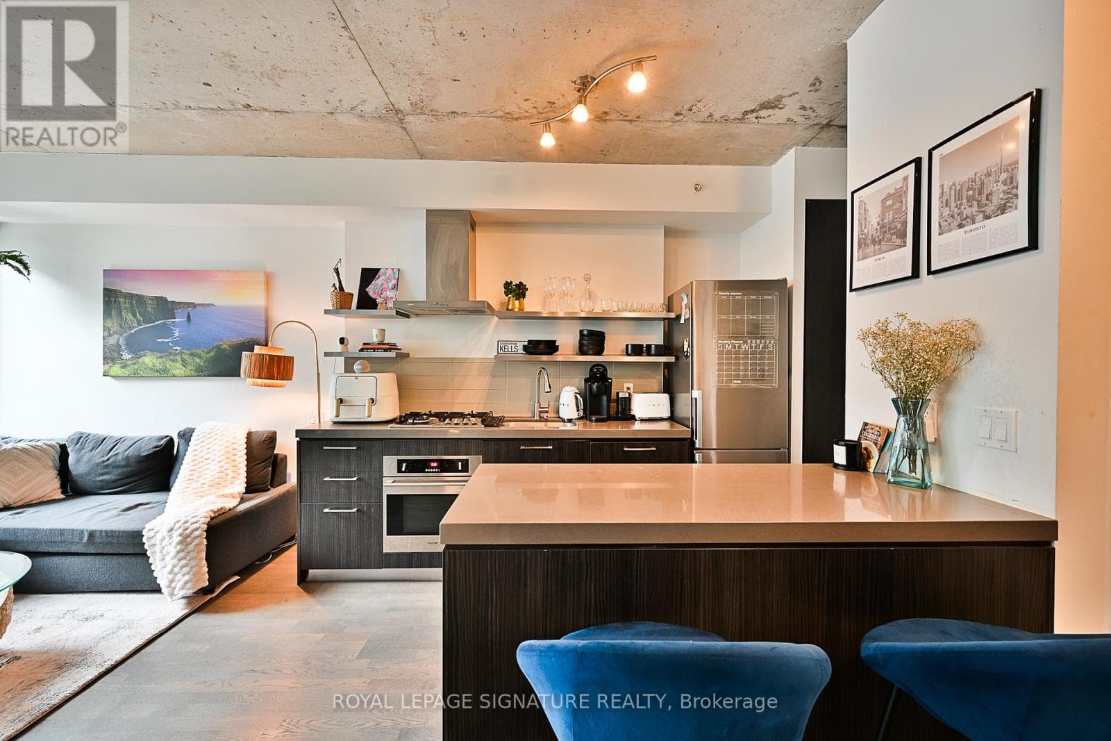 Single Family at 601- 560 King Street, Toronto (Waterfront Communities), Ontario - Photo 5 - RE/MAX Garden City Realty