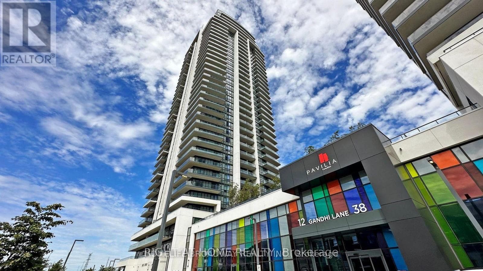 3205- 19 Bathurst Street