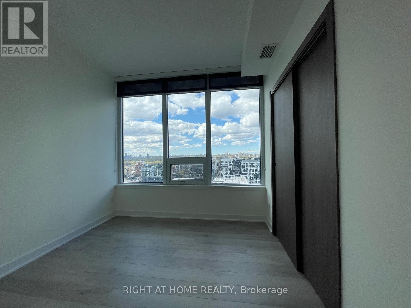 Single Family at 3205- 19 Bathurst Street, Toronto (Waterfront Communities), Ontario - Photo 10 - RE/MAX Garden City Realty