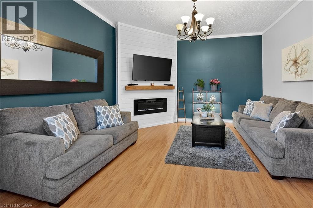 Single Family at 287 MAIN Street, Grimsby, Ontario - Photo 2 - RE/MAX Garden City Realty