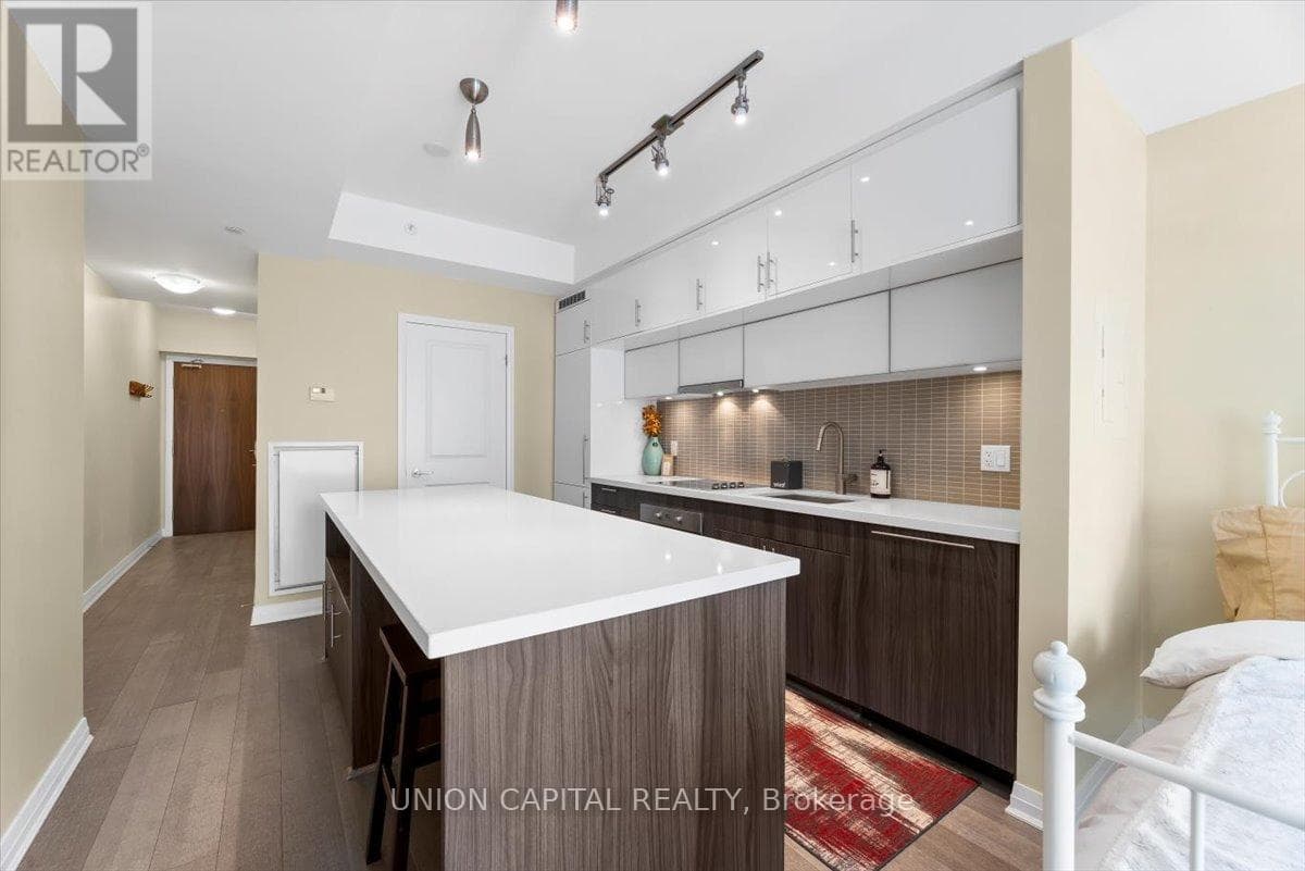 Single Family at 2803- 8 Mercer Street, Toronto (Waterfront Communities), Ontario - Photo 4 - RE/MAX Garden City Realty