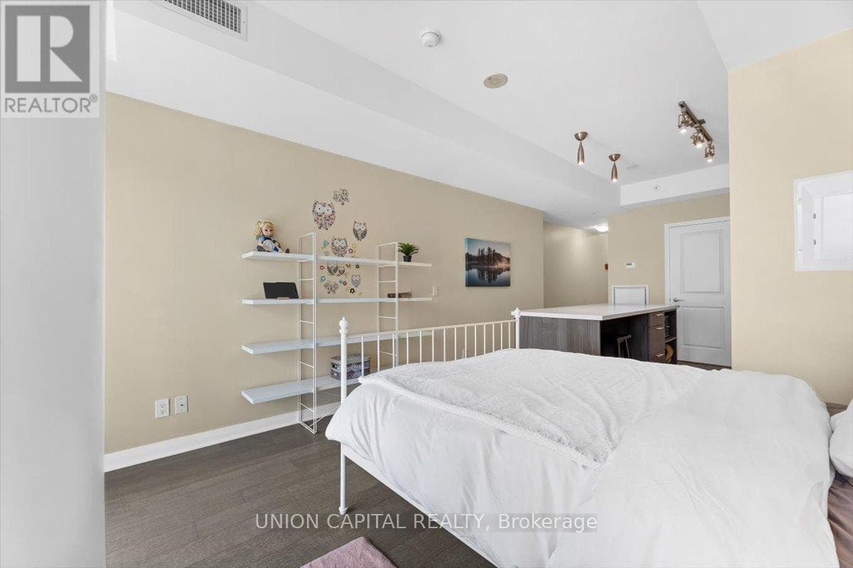 Single Family at 2803- 8 Mercer Street, Toronto (Waterfront Communities), Ontario - Photo 7 - RE/MAX Garden City Realty