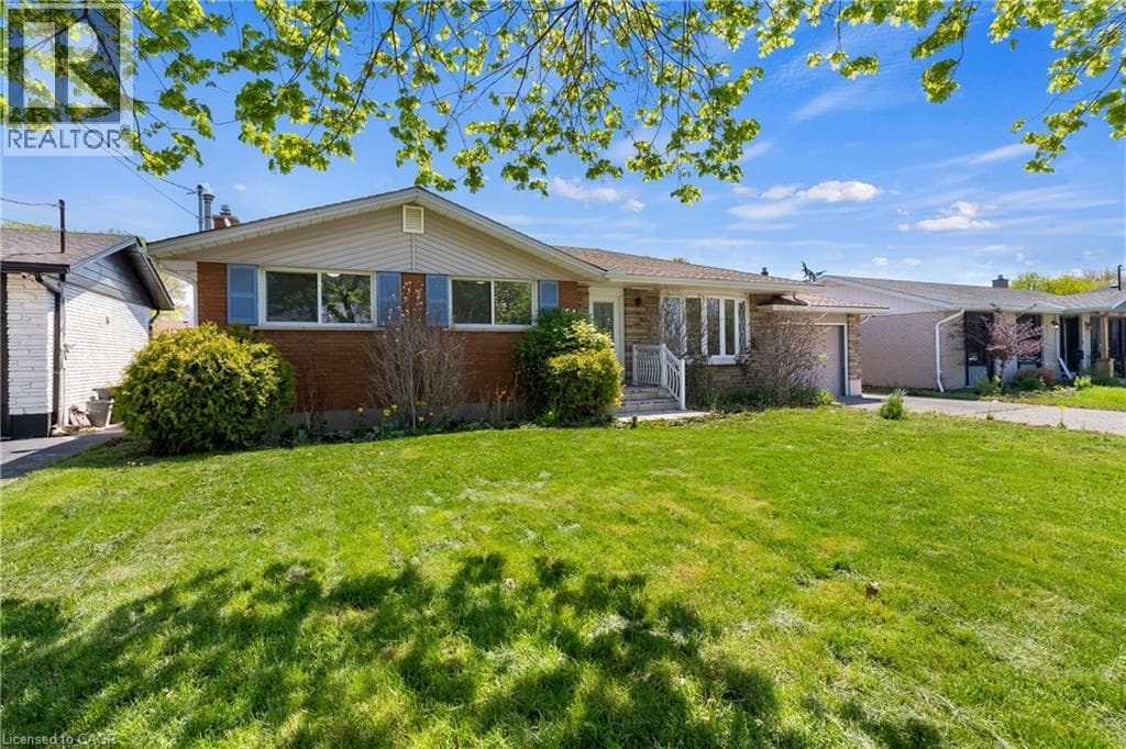 Single Family at 554 LAKE Street, St. Catharines, Ontario - Photo 2 - RE/MAX Garden City Realty