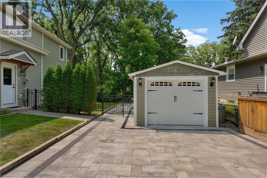 Single Family at 4158 BRIDGEPORT Drive, Lincoln, Ontario - Photo 4 - RE/MAX Garden City Realty