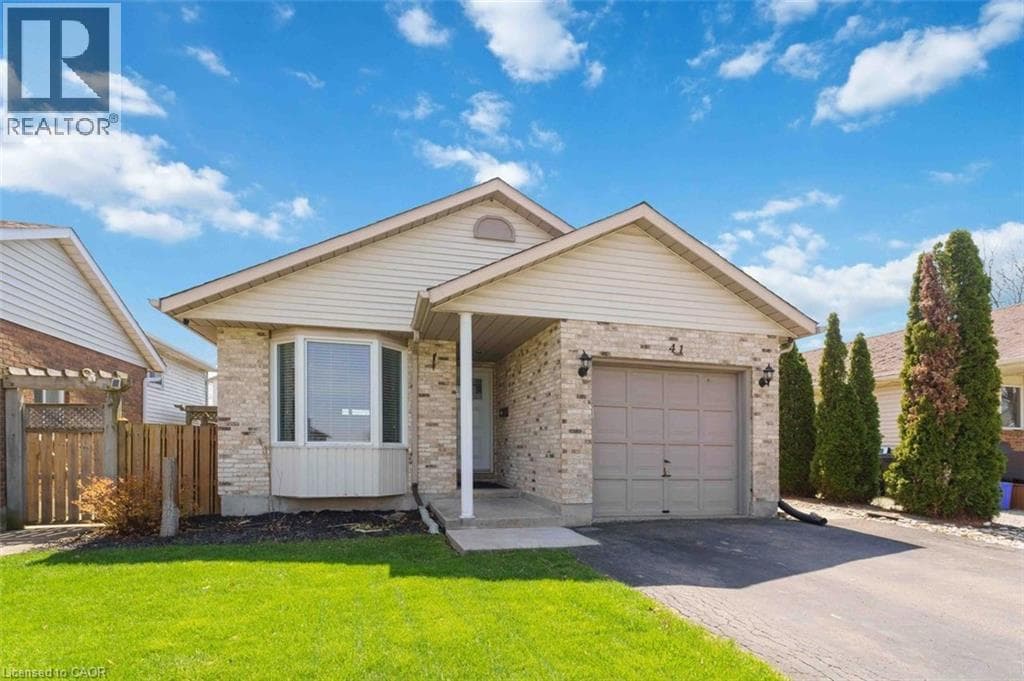 Single Family at 41 EASTWOOD Drive, Welland, Ontario - Photo 2 - RE/MAX Garden City Realty