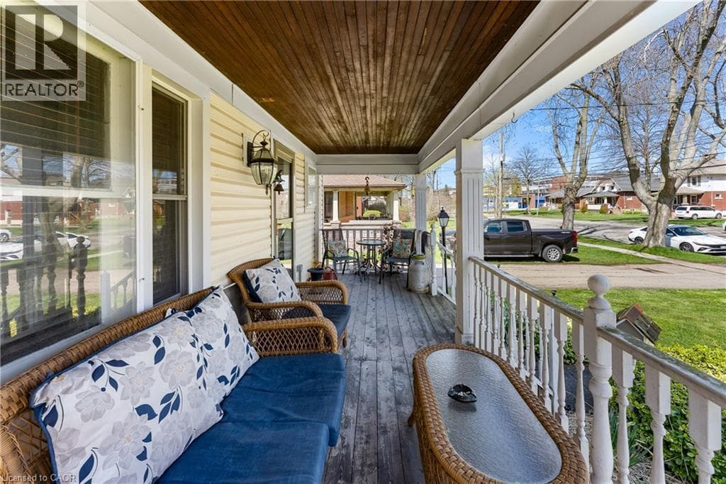 Single Family at 122 ELGIN Street, Port Colborne, Ontario - Photo 8 - RE/MAX Garden City Realty