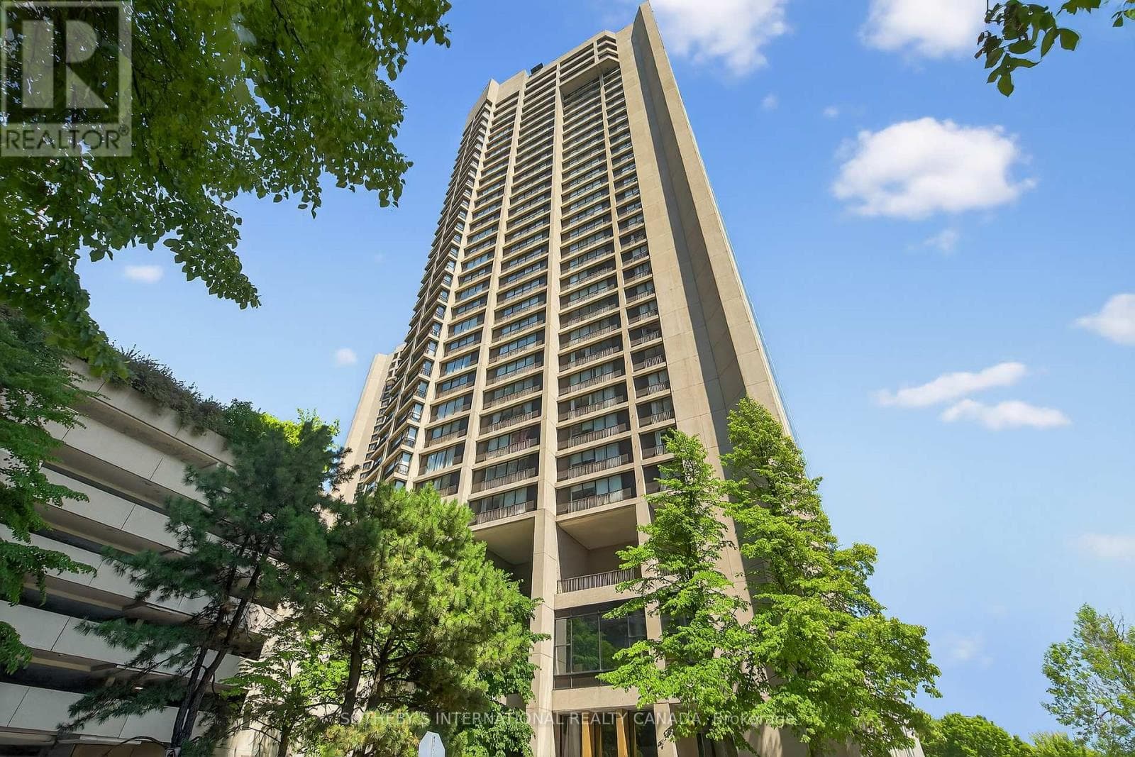 1423- 33 Harbour Square