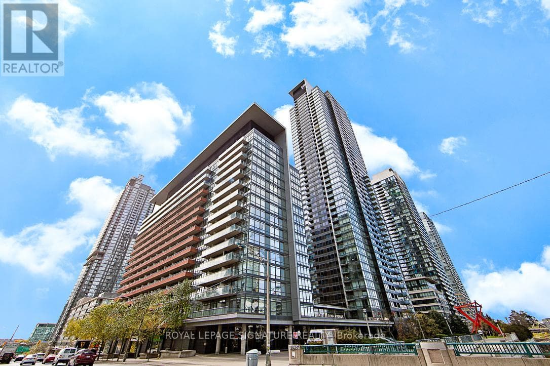 Single Family at 611- 4K Spadina Avenue, Toronto (Waterfront Communities), Ontario - Photo 2 - RE/MAX Garden City Realty