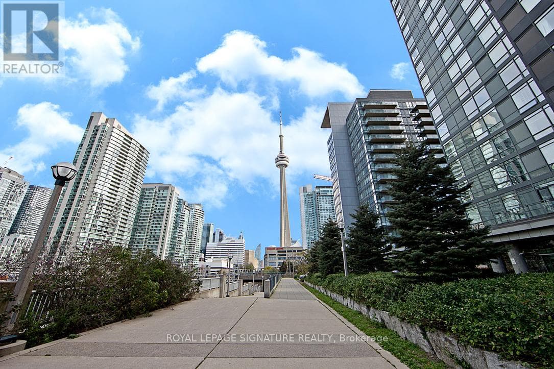 Single Family at 611- 4K Spadina Avenue, Toronto (Waterfront Communities), Ontario - Photo 3 - RE/MAX Garden City Realty
