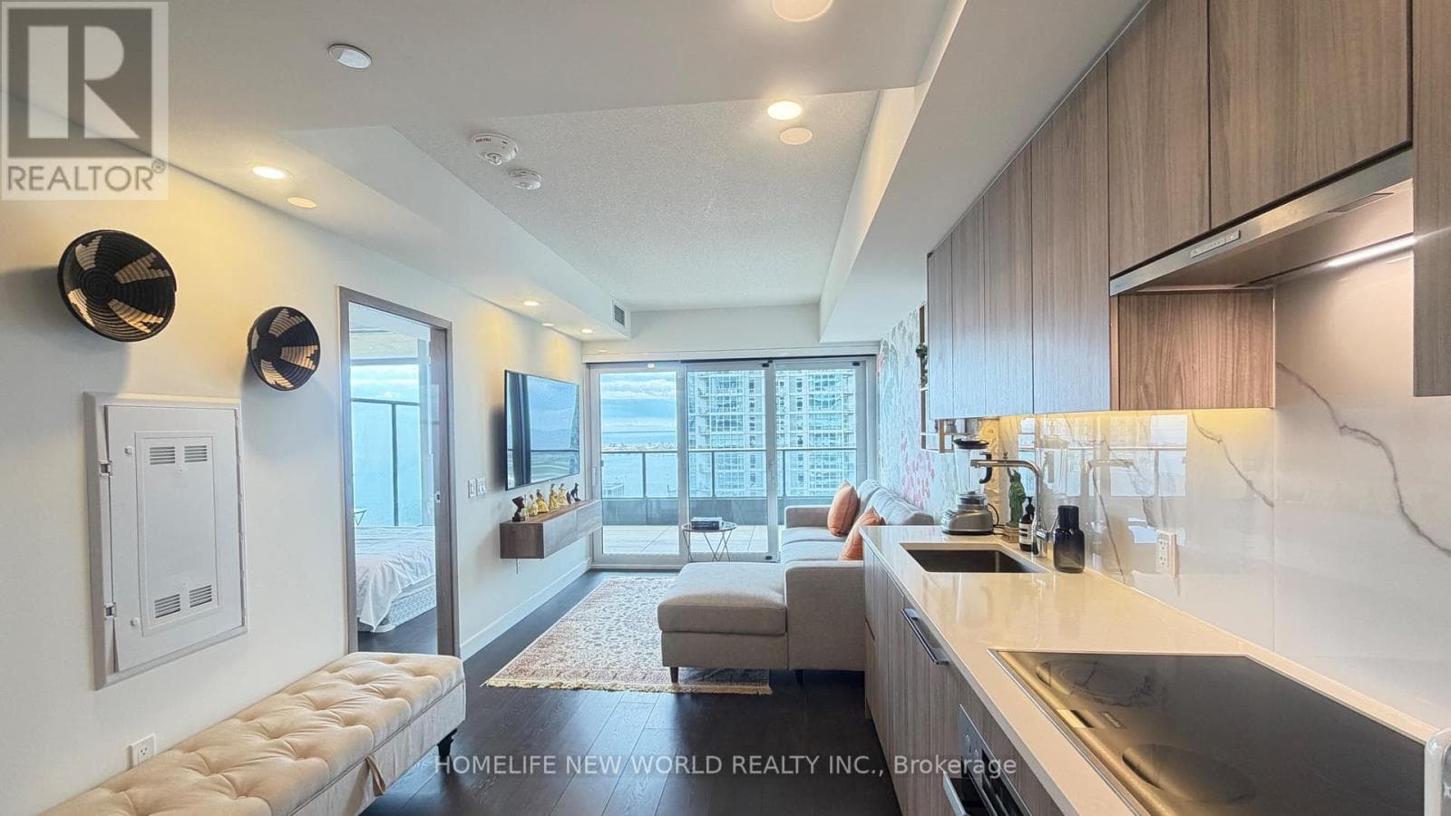 Single Family at 3308- 1 Concord CityPlace Way, Toronto (Waterfront Communities), Ontario - Photo 2 - RE/MAX Garden City Realty